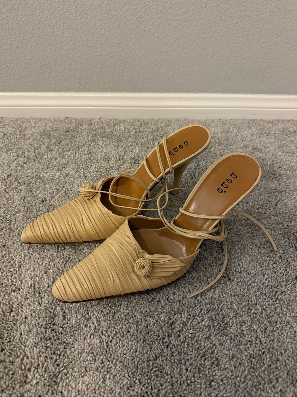 Vintage Bebe Camel Colored Pointed-Toe Ruched Mule with Ankle Tie Sz 10